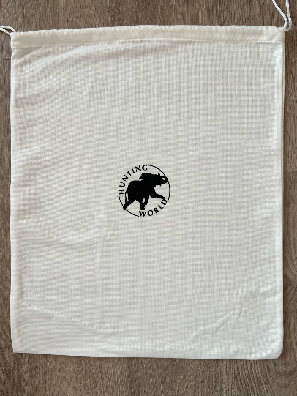 Hunting World dust bag (C1003)